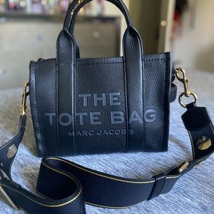 Authentic marc jacobs the tote